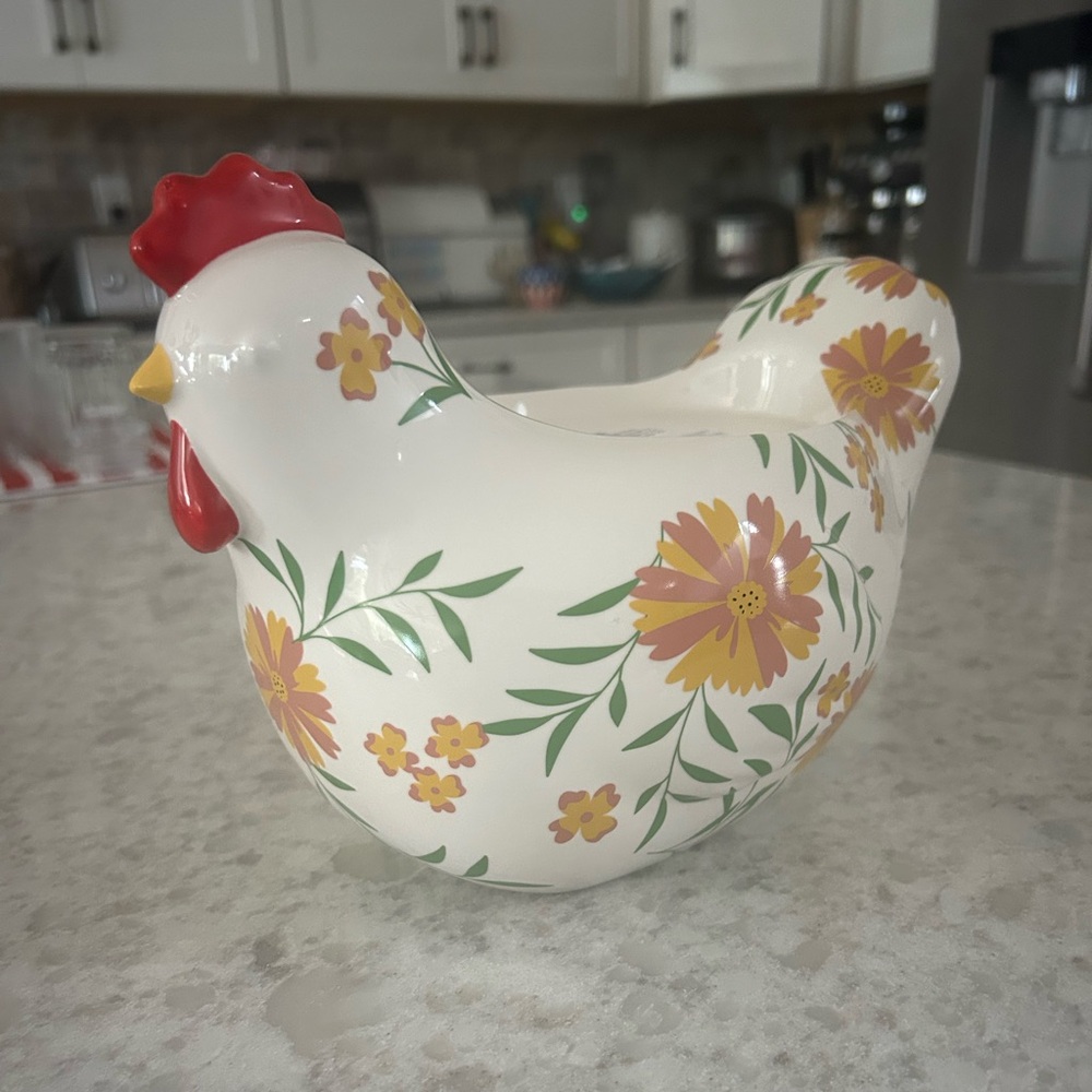 “New” Bath & Body Works Floral Chicken 3 wick candle holder